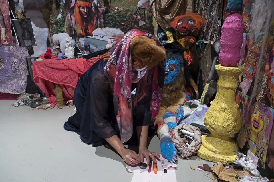 Jennifer Avery, les mains sans sommeil, fondation Hermès, Palais de Tokyo